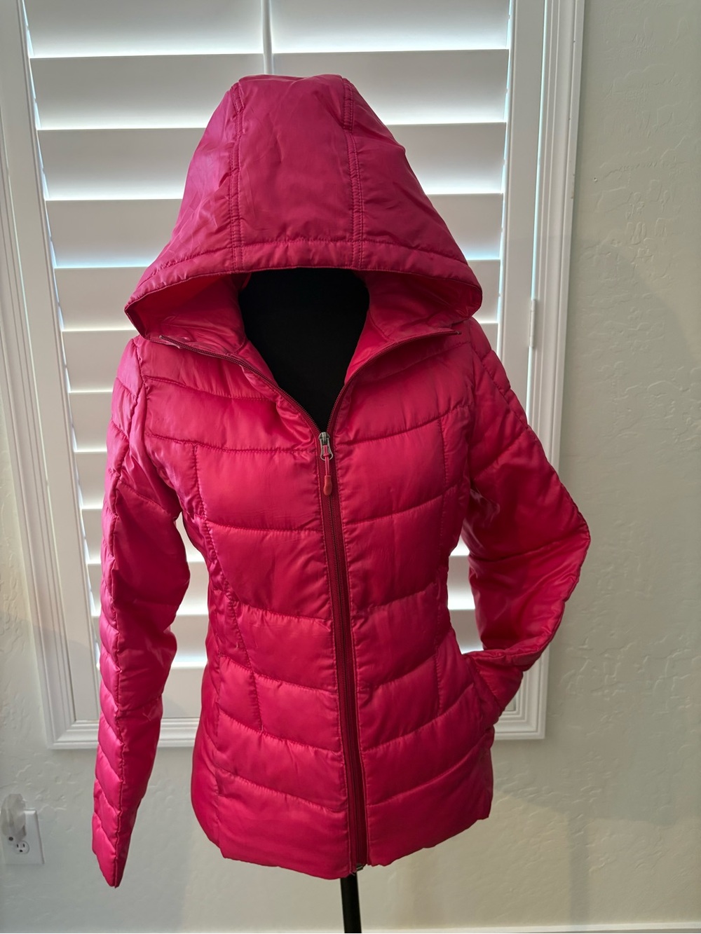 Women's Hot Pink Hooded Puffer Jacket